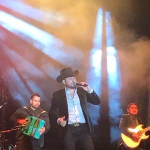 Meet your Posher, Janeth